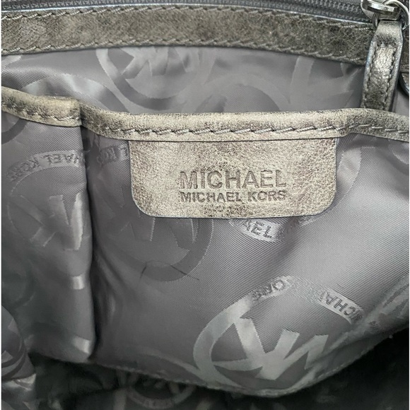 COPY - MICHAEL KORS GOLD METALLIC HANDBAG - Picture 5 of 6